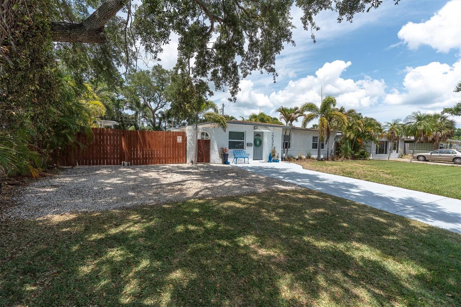1237 57TH AVE N, ST PETERSBURG, FL, 33703