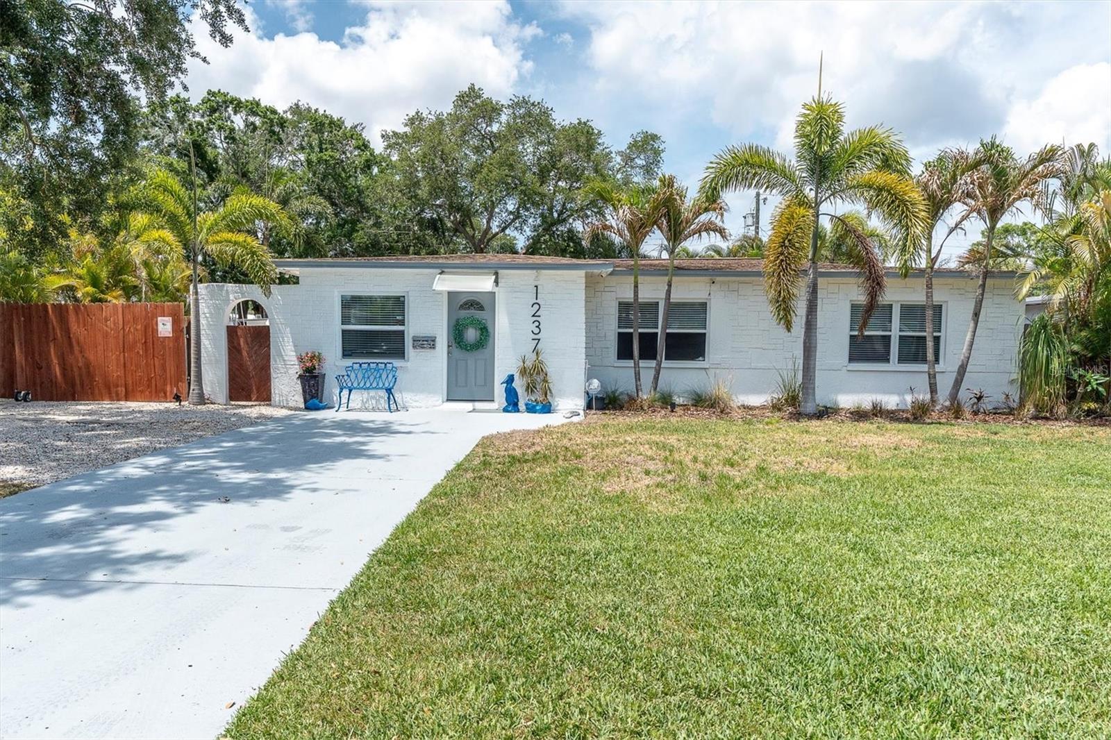 1237 57TH AVE N, ST PETERSBURG, FL, 33703
