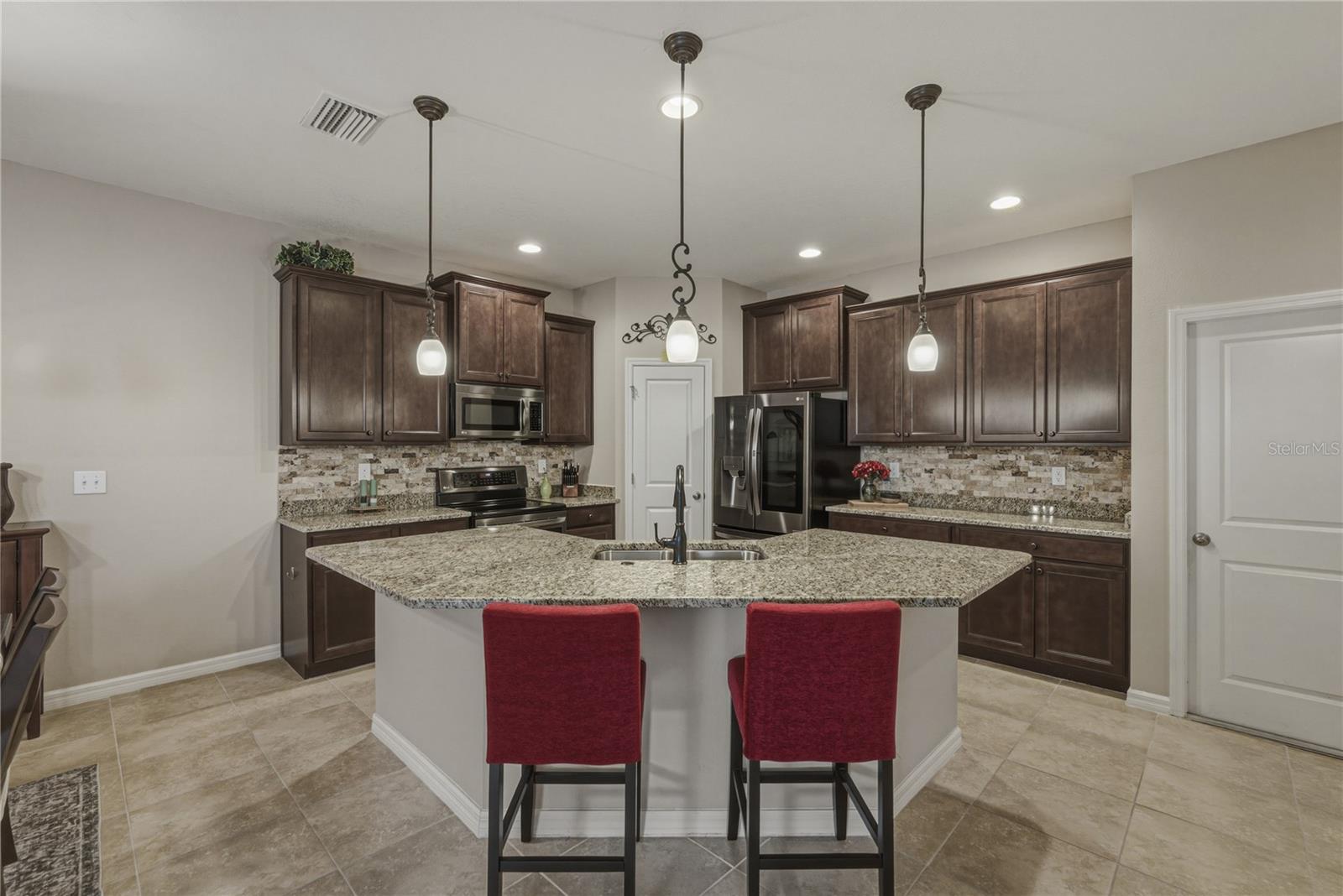 7739 TIMBERVIEW LOOP, WESLEY CHAPEL, FL, 33545