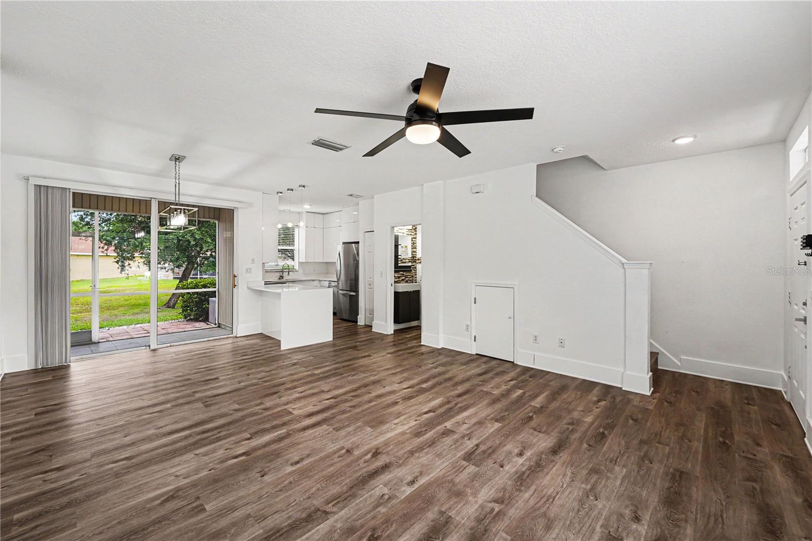12268 COUNTRY WHITE CIR, TAMPA, FL, 33635