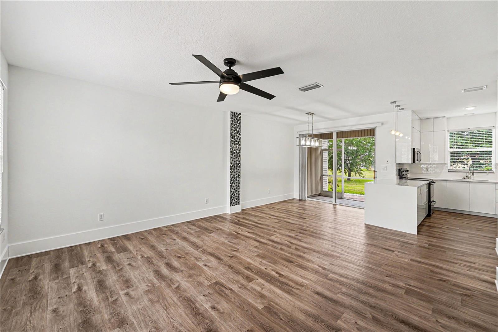 12268 COUNTRY WHITE CIR, TAMPA, FL, 33635