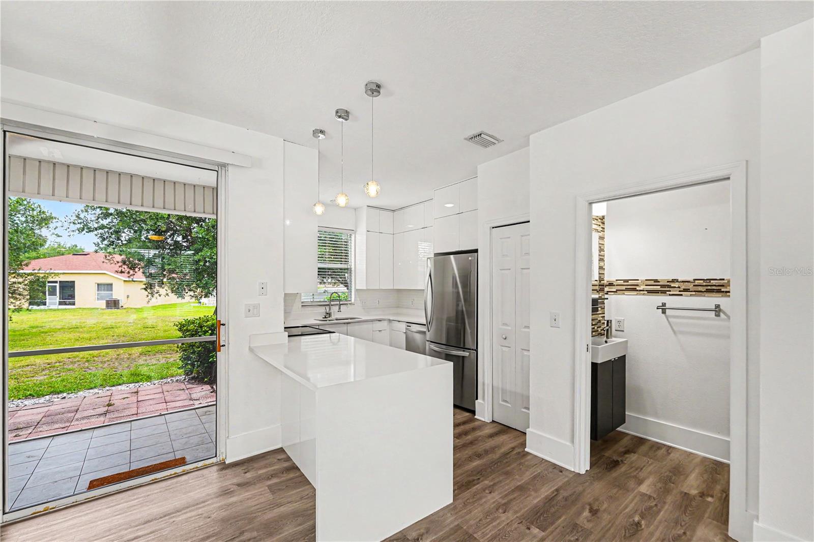 12268 COUNTRY WHITE CIR, TAMPA, FL, 33635