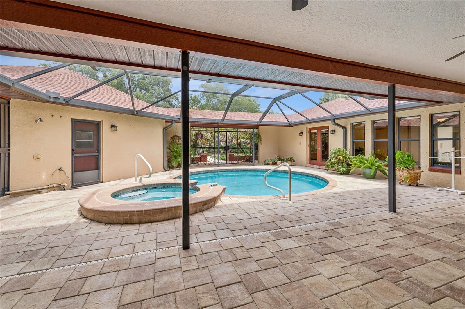 1041 COUNTRY LAKE CIR, LAKE WALES, FL, 33898