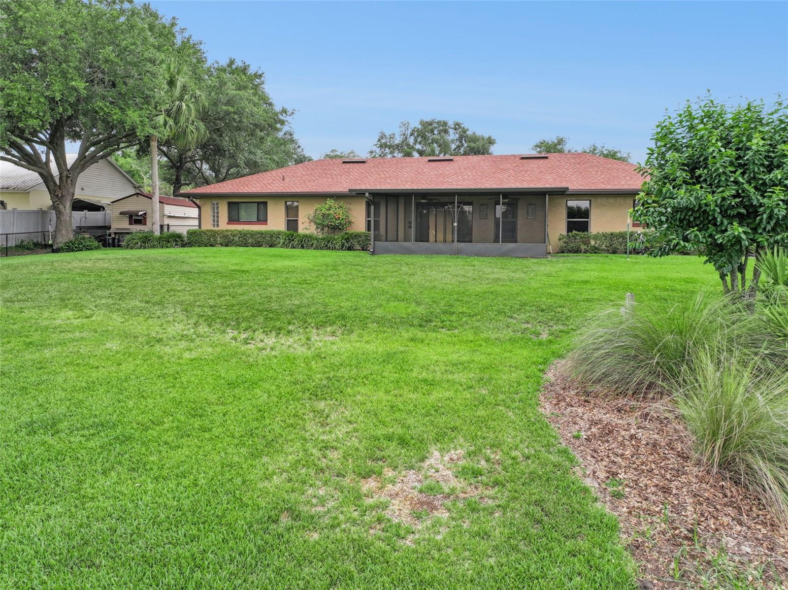 1041 COUNTRY LAKE CIR, LAKE WALES, FL, 33898