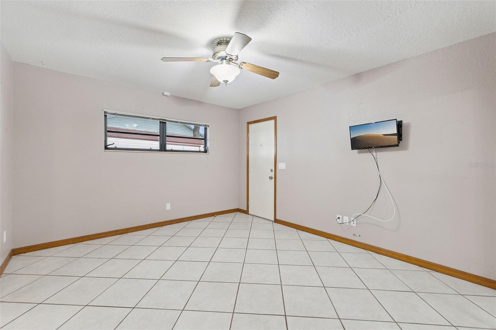 1041 COUNTRY LAKE CIR, LAKE WALES, FL, 33898