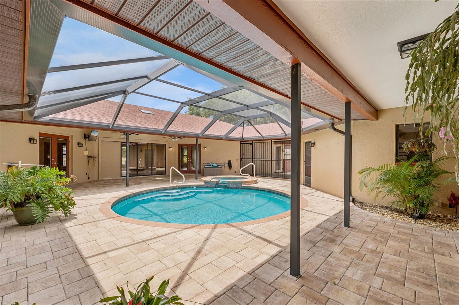 1041 COUNTRY LAKE CIR, LAKE WALES, FL, 33898