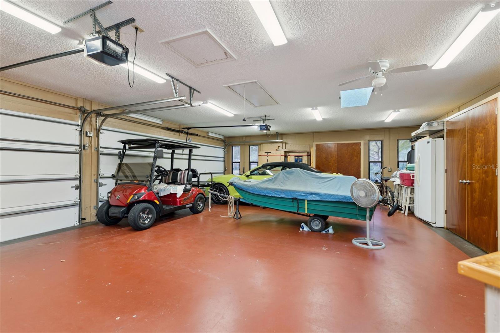 1041 COUNTRY LAKE CIR, LAKE WALES, FL, 33898