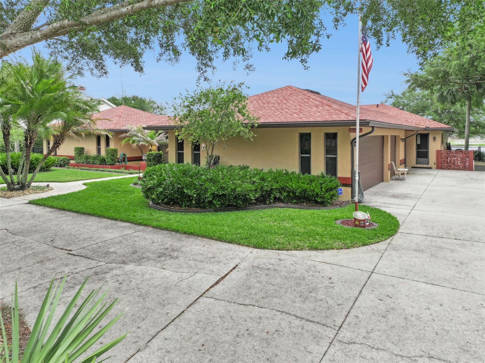 1041 COUNTRY LAKE CIR, LAKE WALES, FL, 33898