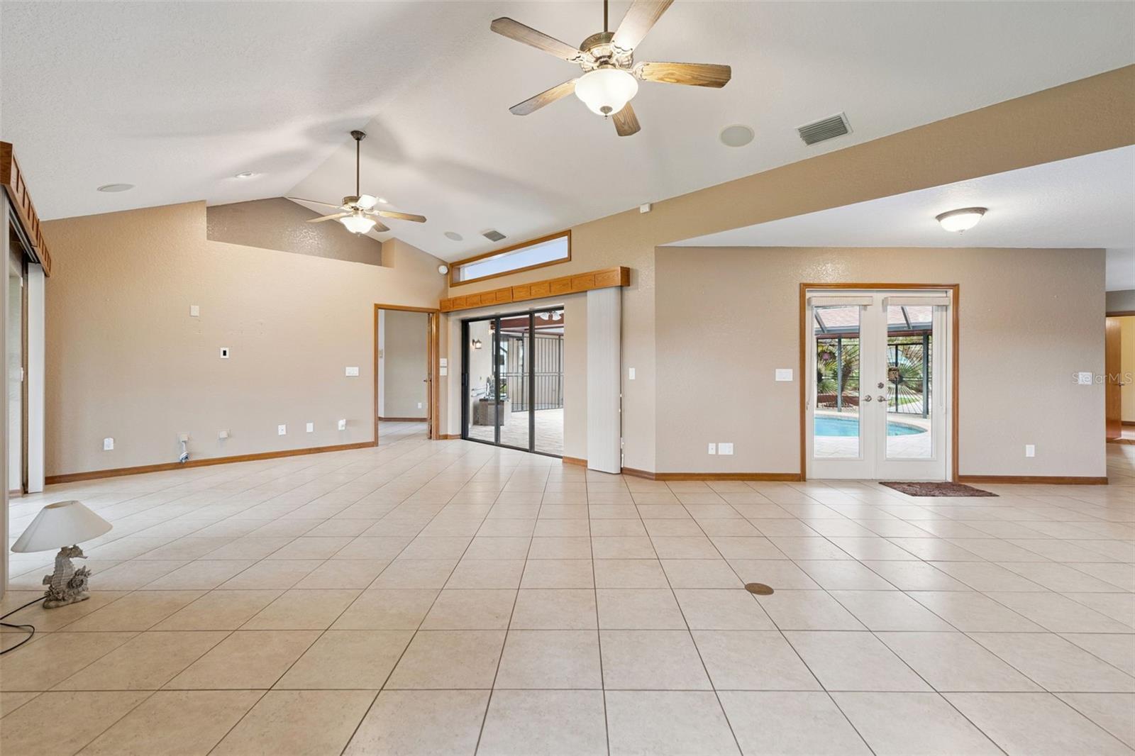 1041 COUNTRY LAKE CIR, LAKE WALES, FL, 33898