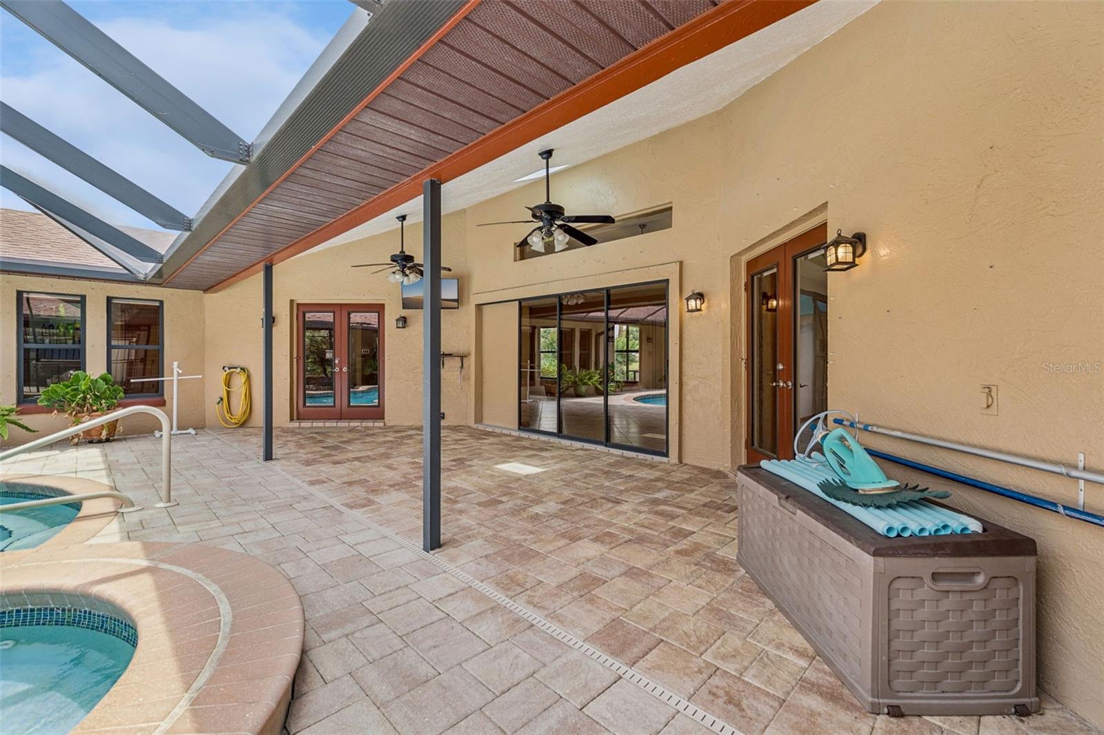 1041 COUNTRY LAKE CIR, LAKE WALES, FL, 33898