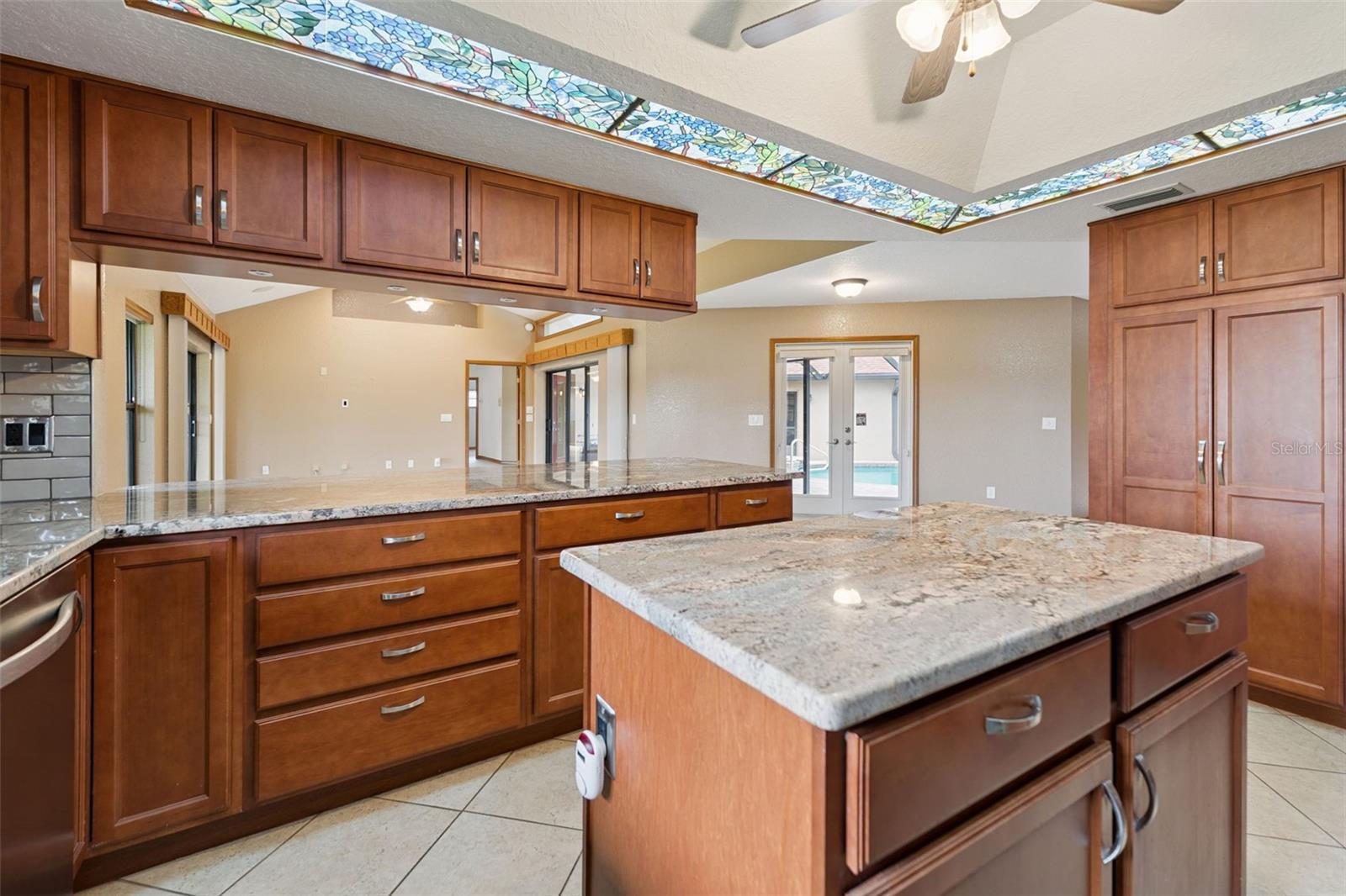 1041 COUNTRY LAKE CIR, LAKE WALES, FL, 33898