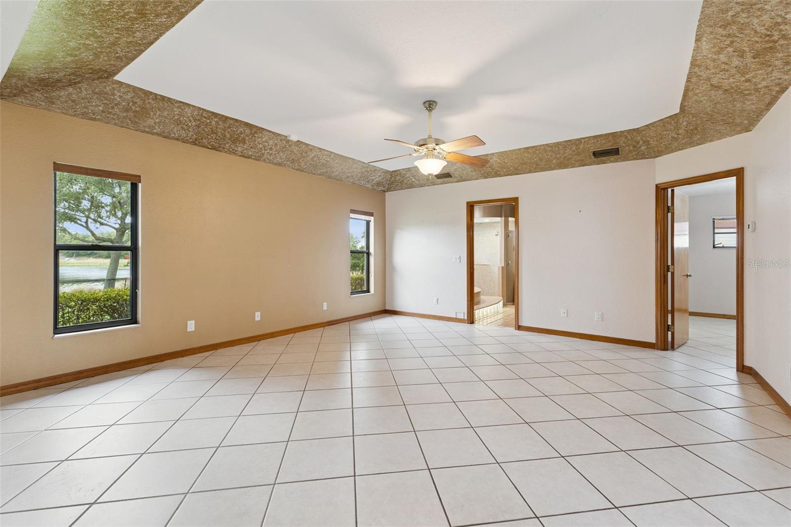1041 COUNTRY LAKE CIR, LAKE WALES, FL, 33898