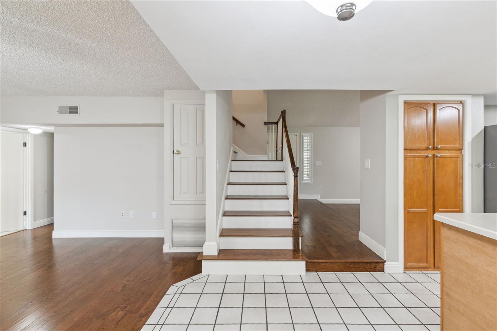 8328 CROSSWICKS DR, ORLANDO, FL, 32819