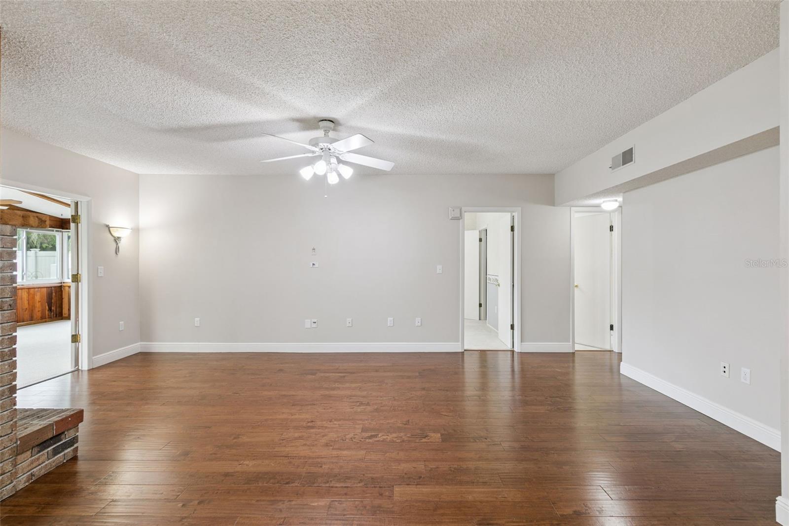 8328 CROSSWICKS DR, ORLANDO, FL, 32819