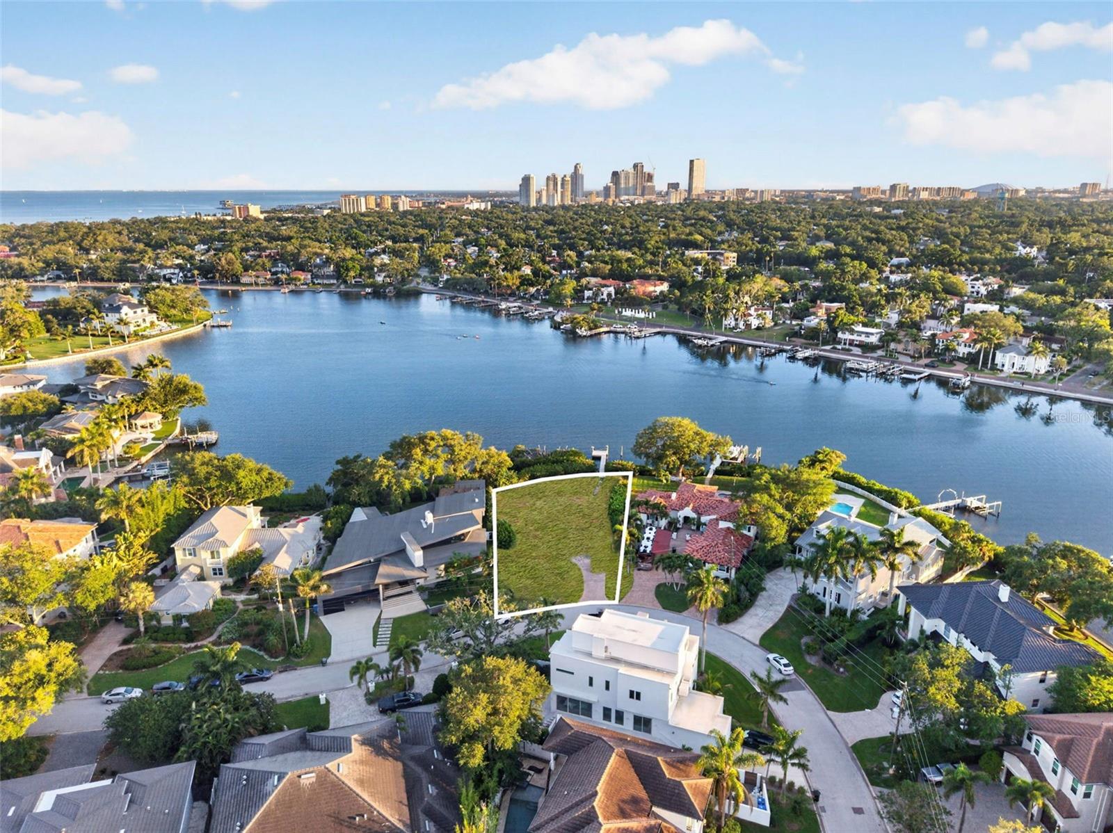 1026 MONTEREY BLVD NE, ST PETERSBURG, FL, 33704