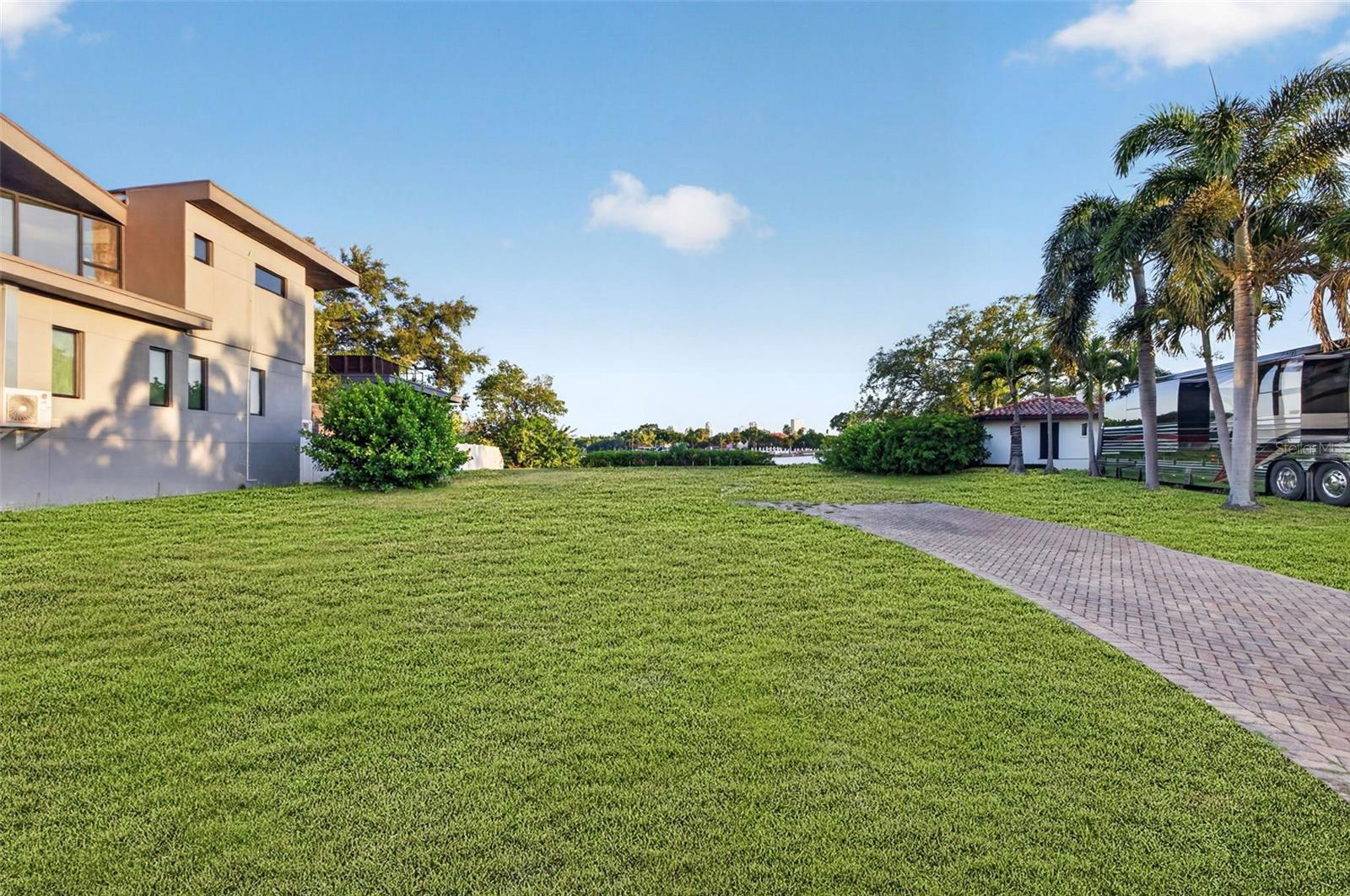 1026 MONTEREY BLVD NE, ST PETERSBURG, FL, 33704