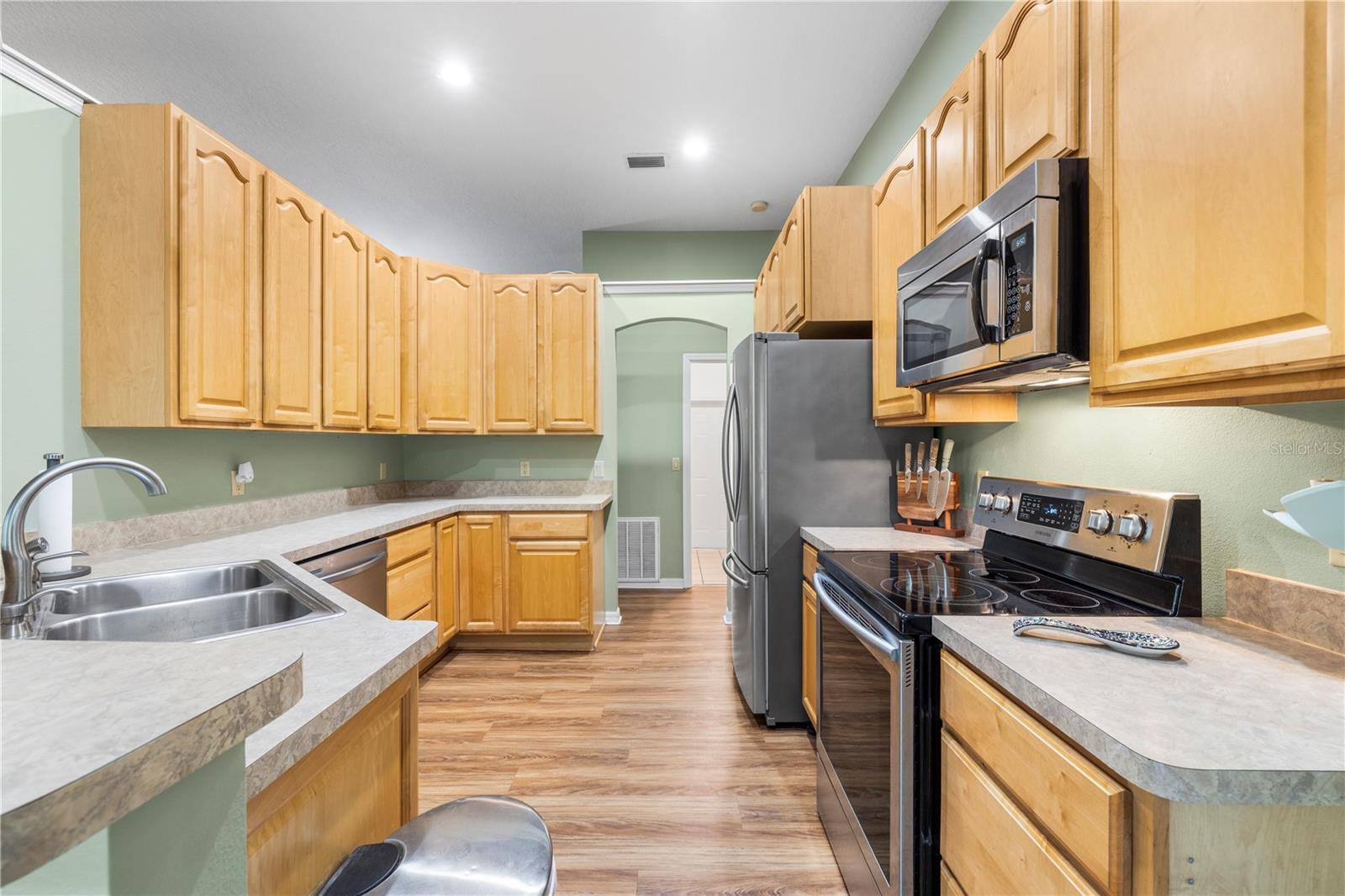7400 S EASTLAKE DR, FLORAL CITY, FL, 34436
