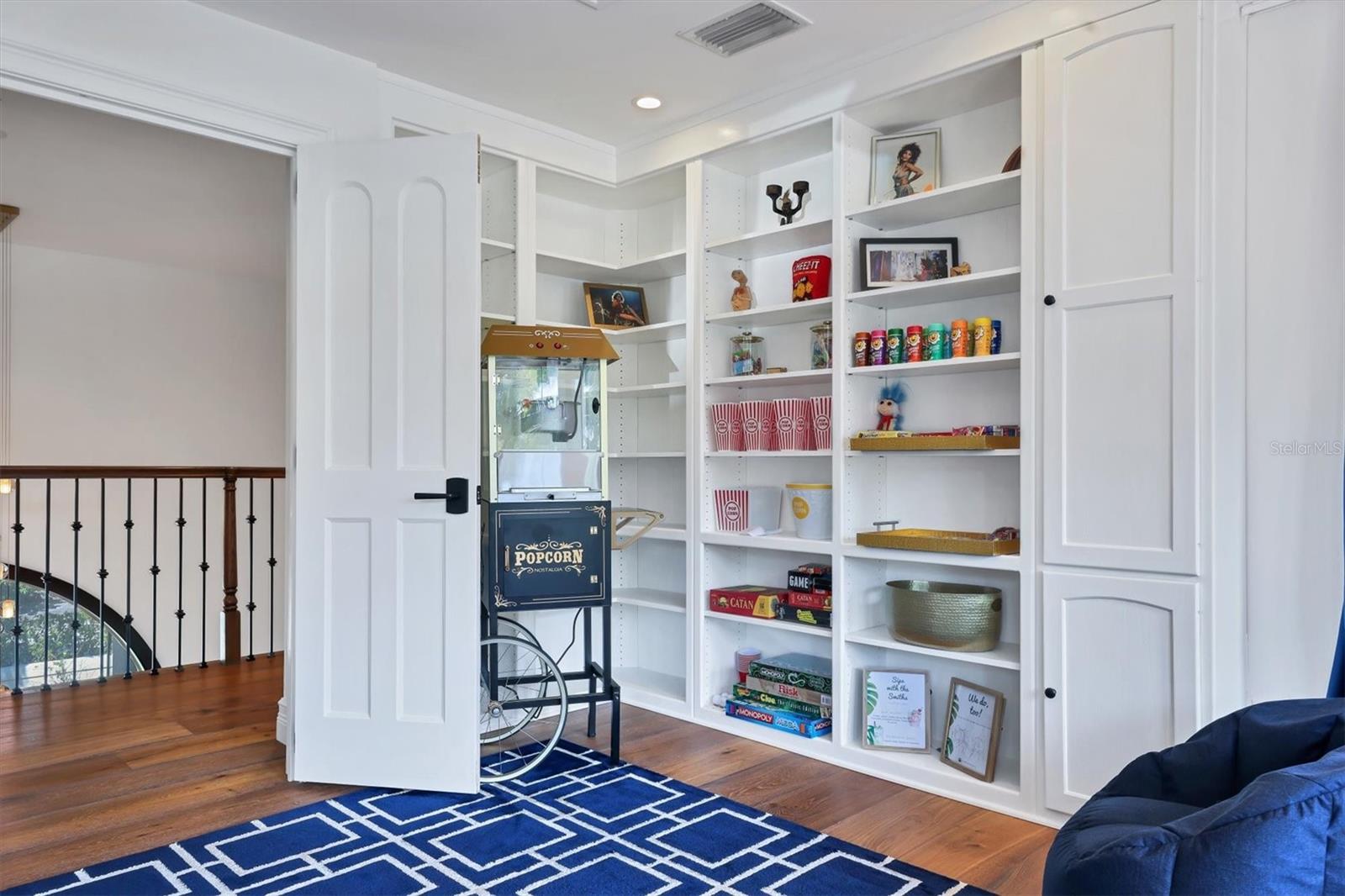 110 N WARBLER LN, SARASOTA, FL, 34236