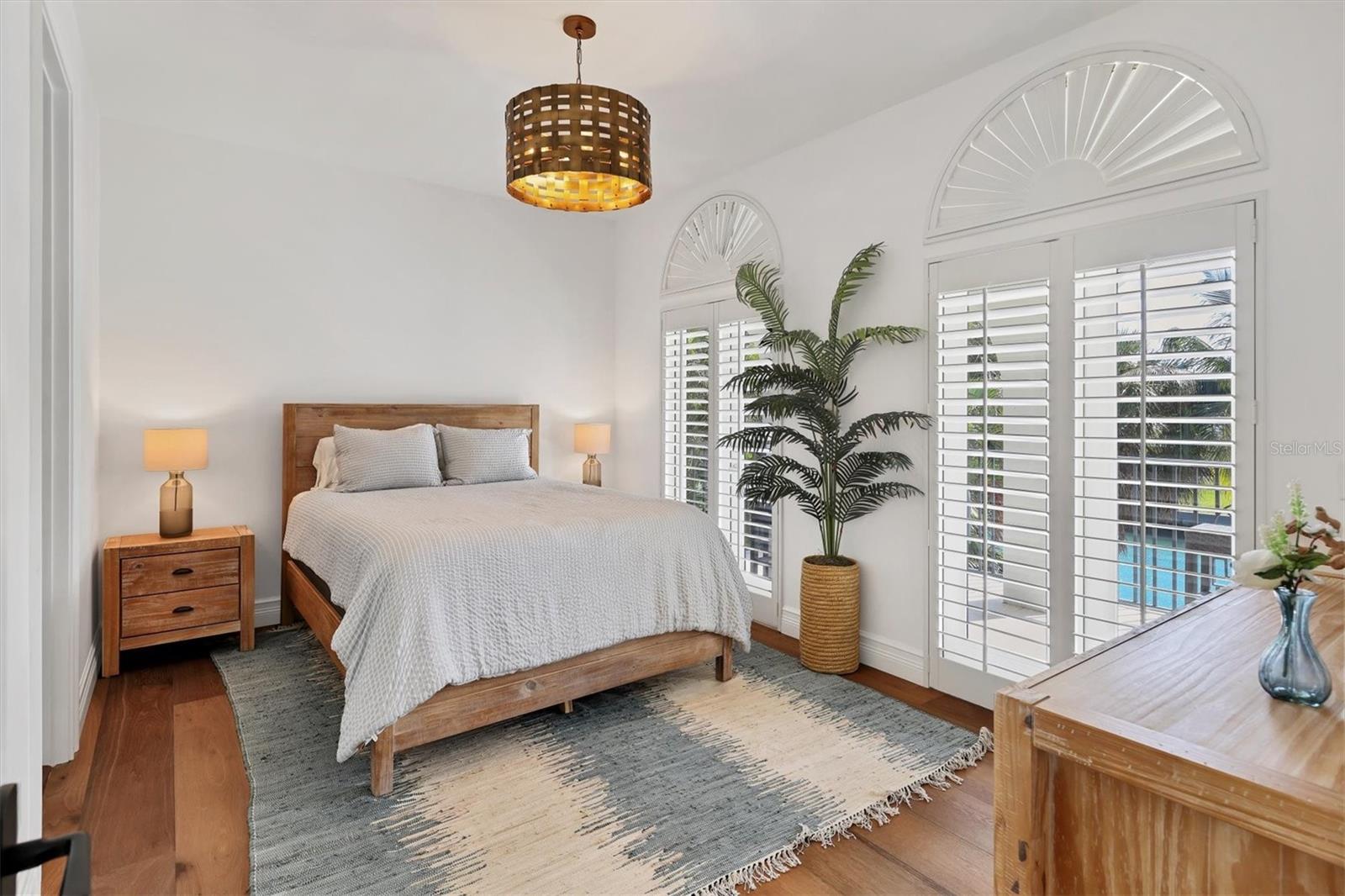 110 N WARBLER LN, SARASOTA, FL, 34236