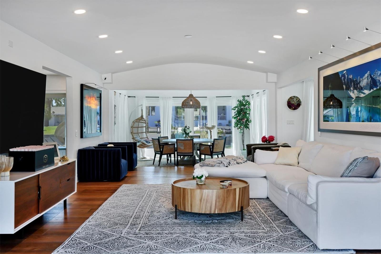110 N WARBLER LN, SARASOTA, FL, 34236