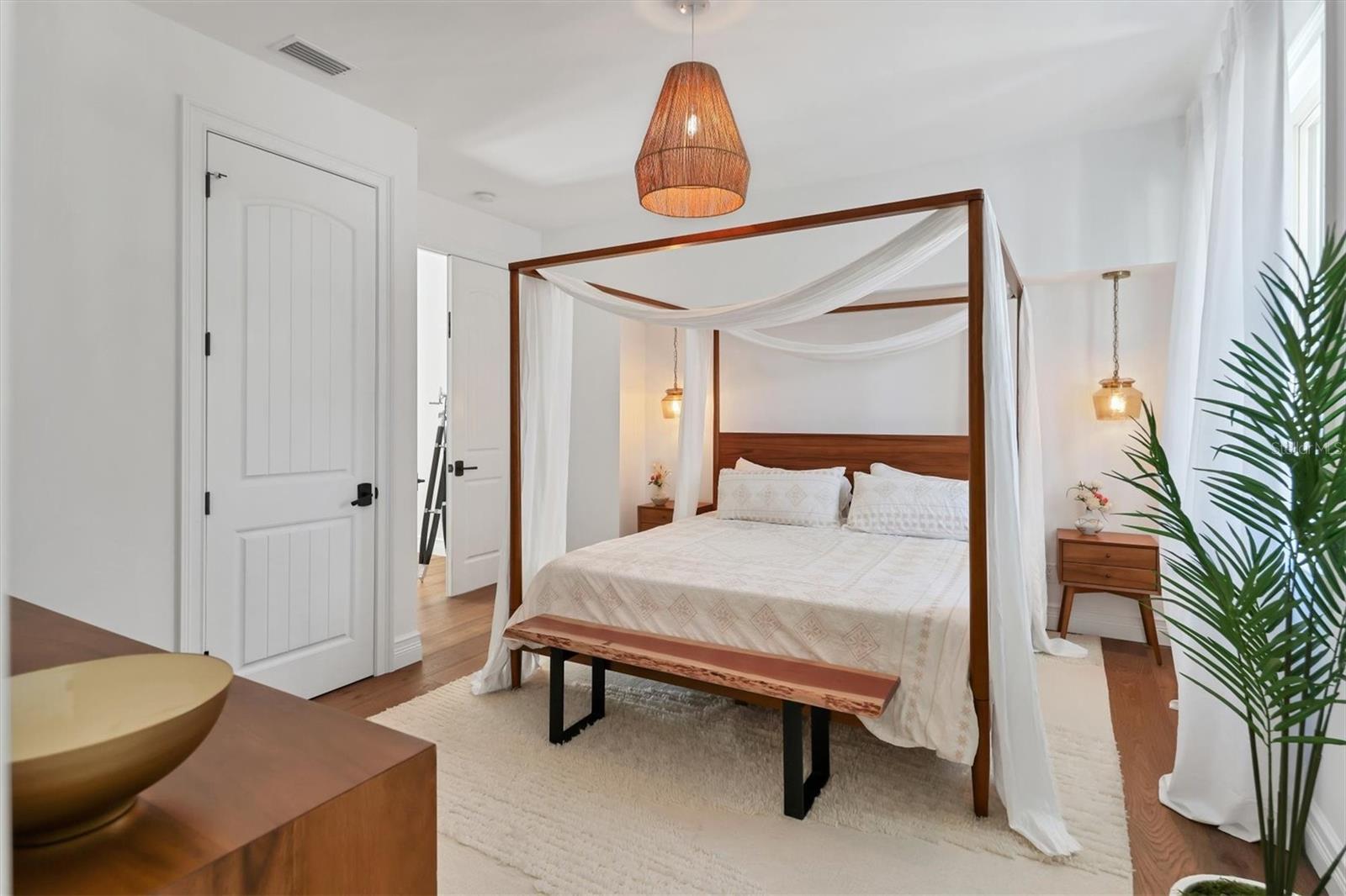 110 N WARBLER LN, SARASOTA, FL, 34236
