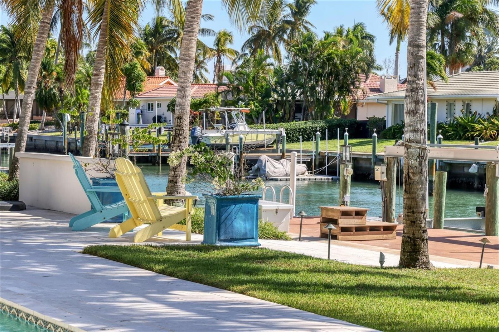 110 N WARBLER LN, SARASOTA, FL, 34236
