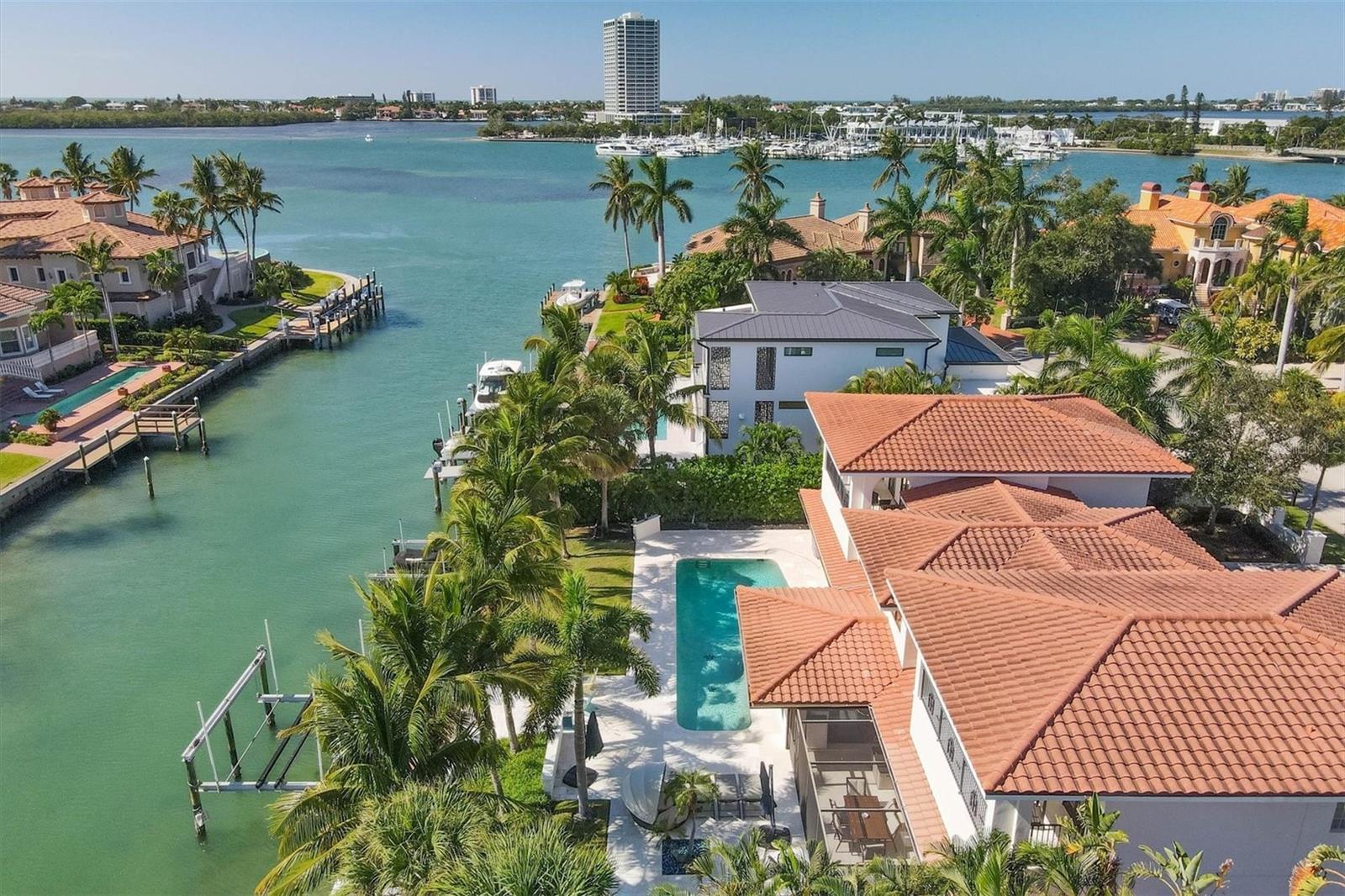 110 N WARBLER LN, SARASOTA, FL, 34236