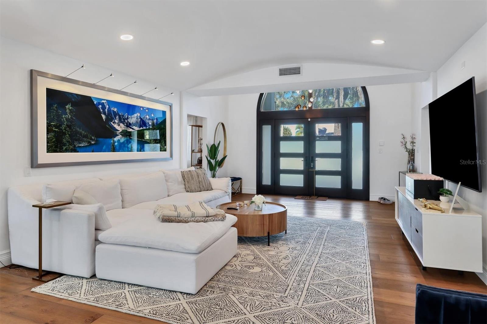 110 N WARBLER LN, SARASOTA, FL, 34236