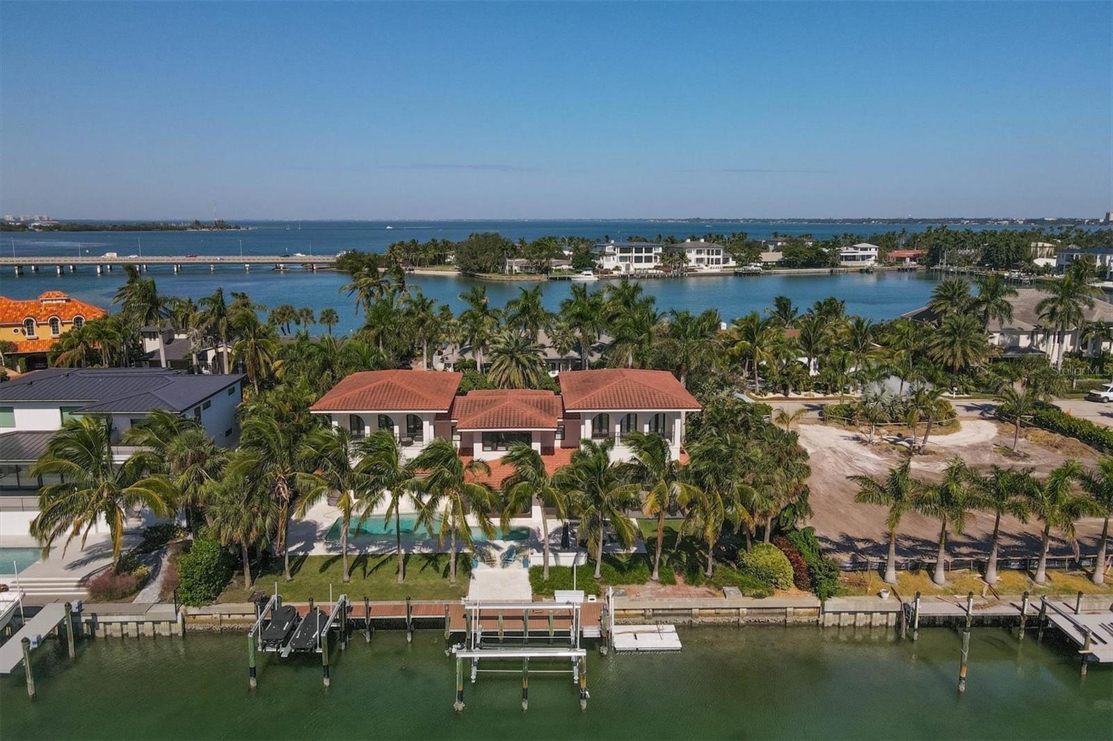 110 N WARBLER LN, SARASOTA, FL, 34236