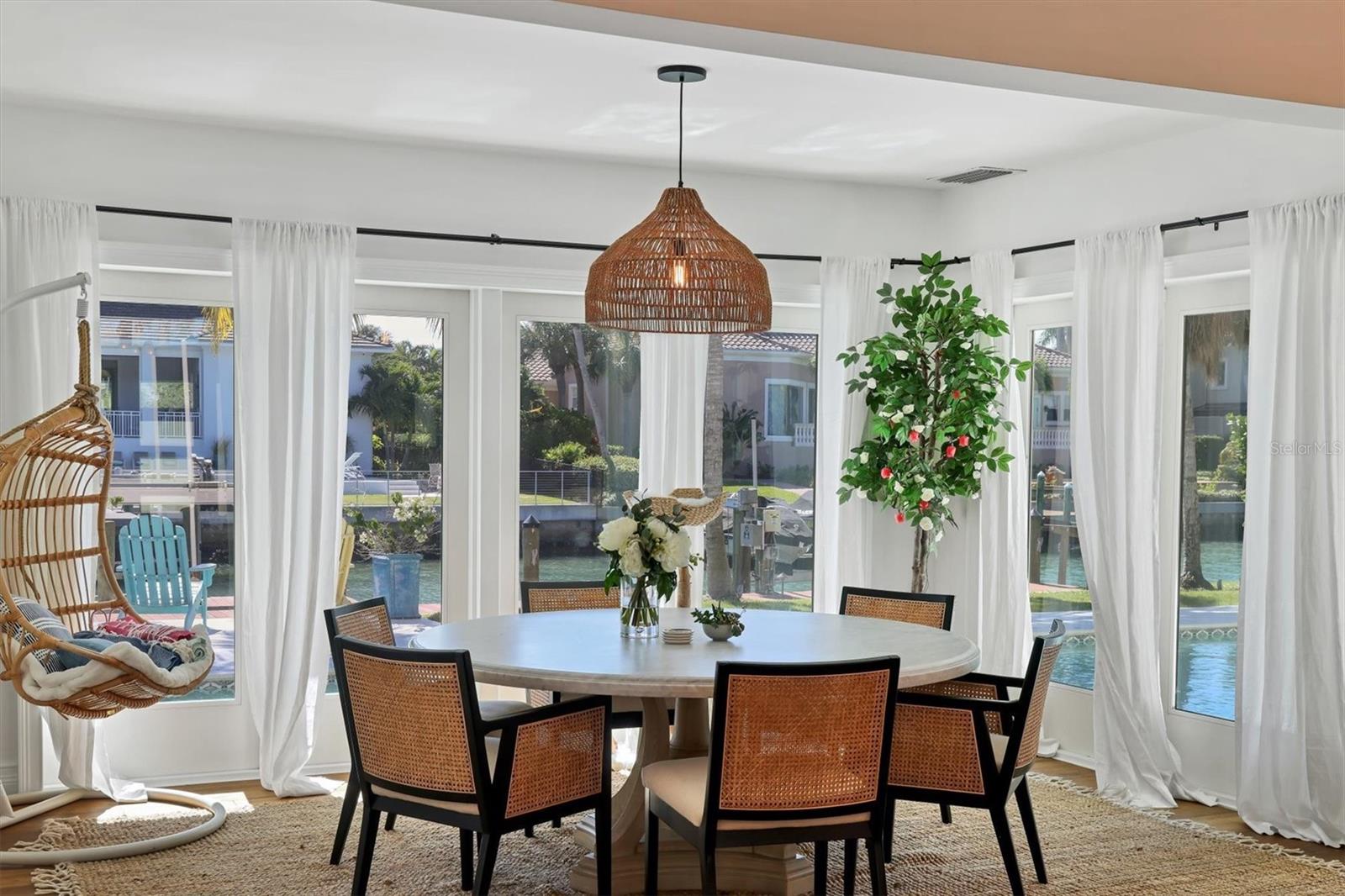 110 N WARBLER LN, SARASOTA, FL, 34236