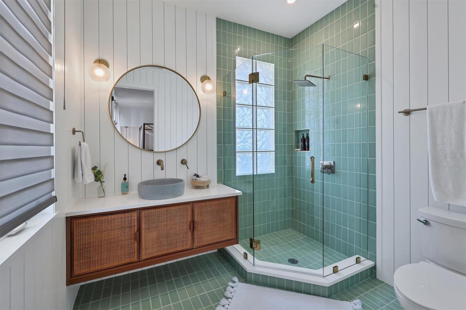 110 N WARBLER LN, SARASOTA, FL, 34236