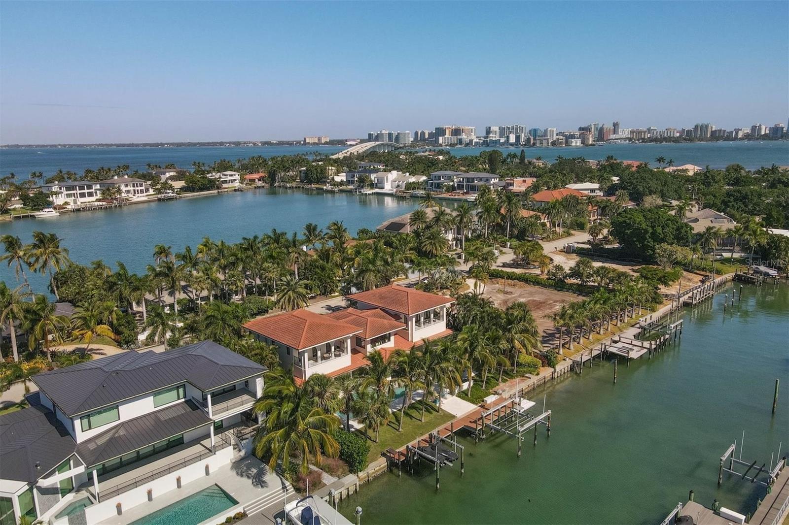 110 N WARBLER LN, SARASOTA, FL, 34236