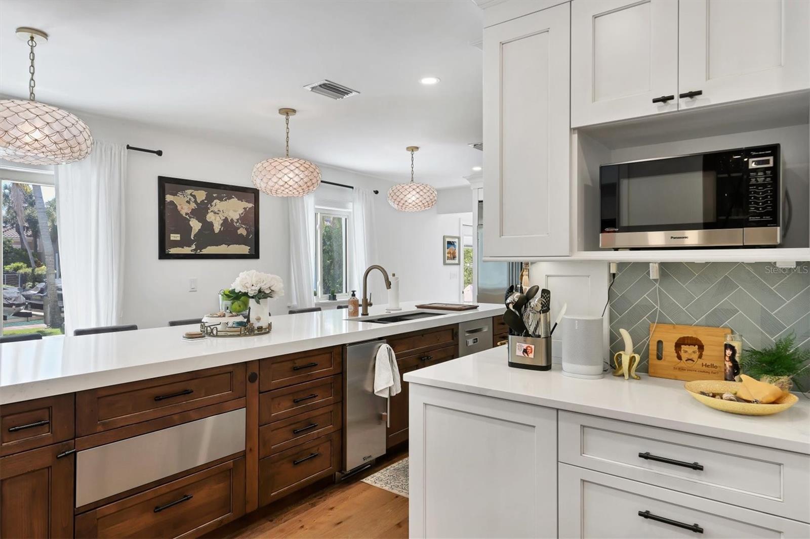 110 N WARBLER LN, SARASOTA, FL, 34236
