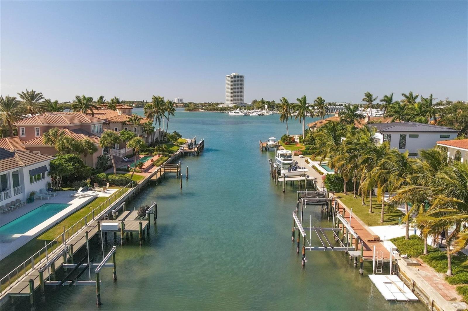110 N WARBLER LN, SARASOTA, FL, 34236