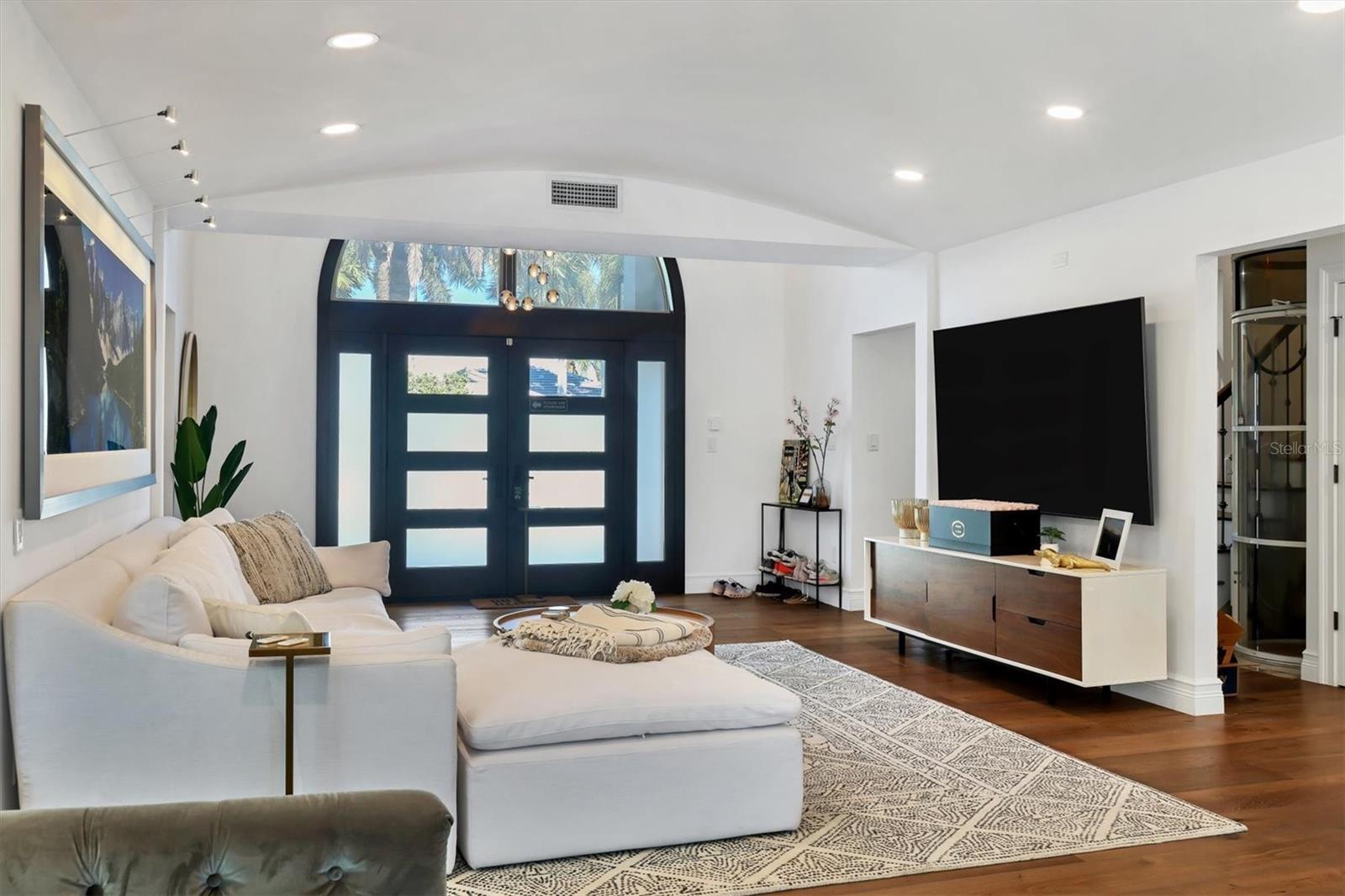 110 N WARBLER LN, SARASOTA, FL, 34236