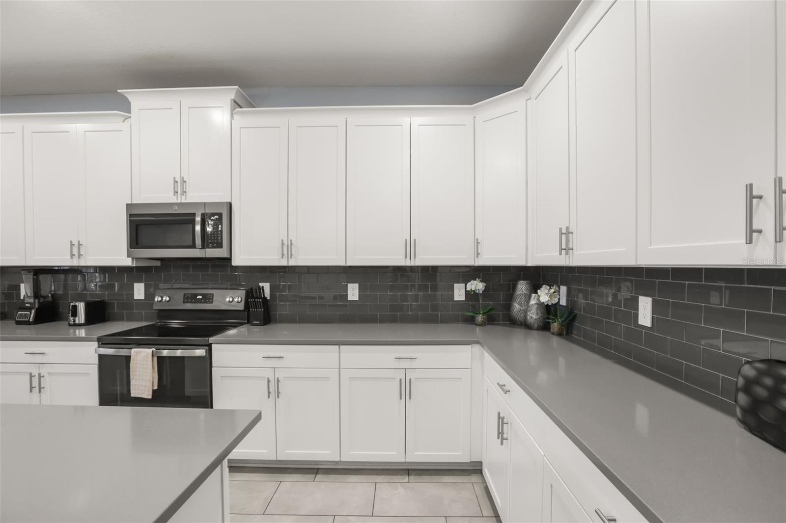 9093 SOMMERSET HILLS DR, DAVENPORT, FL, 33896