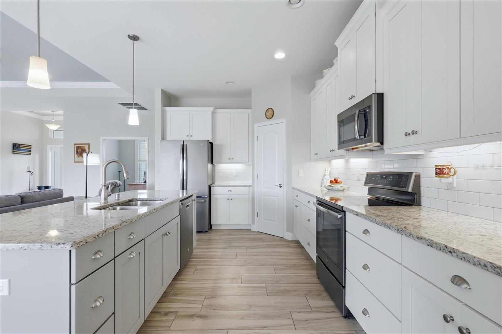 48 LONG MEADOW LN, ROTONDA WEST, FL, 33947