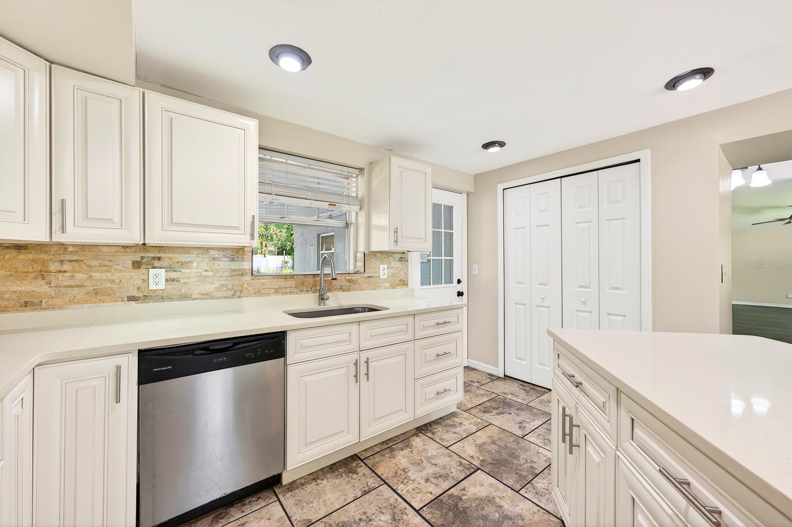2821 TOURAINE AVE, ORLANDO, FL, 32812