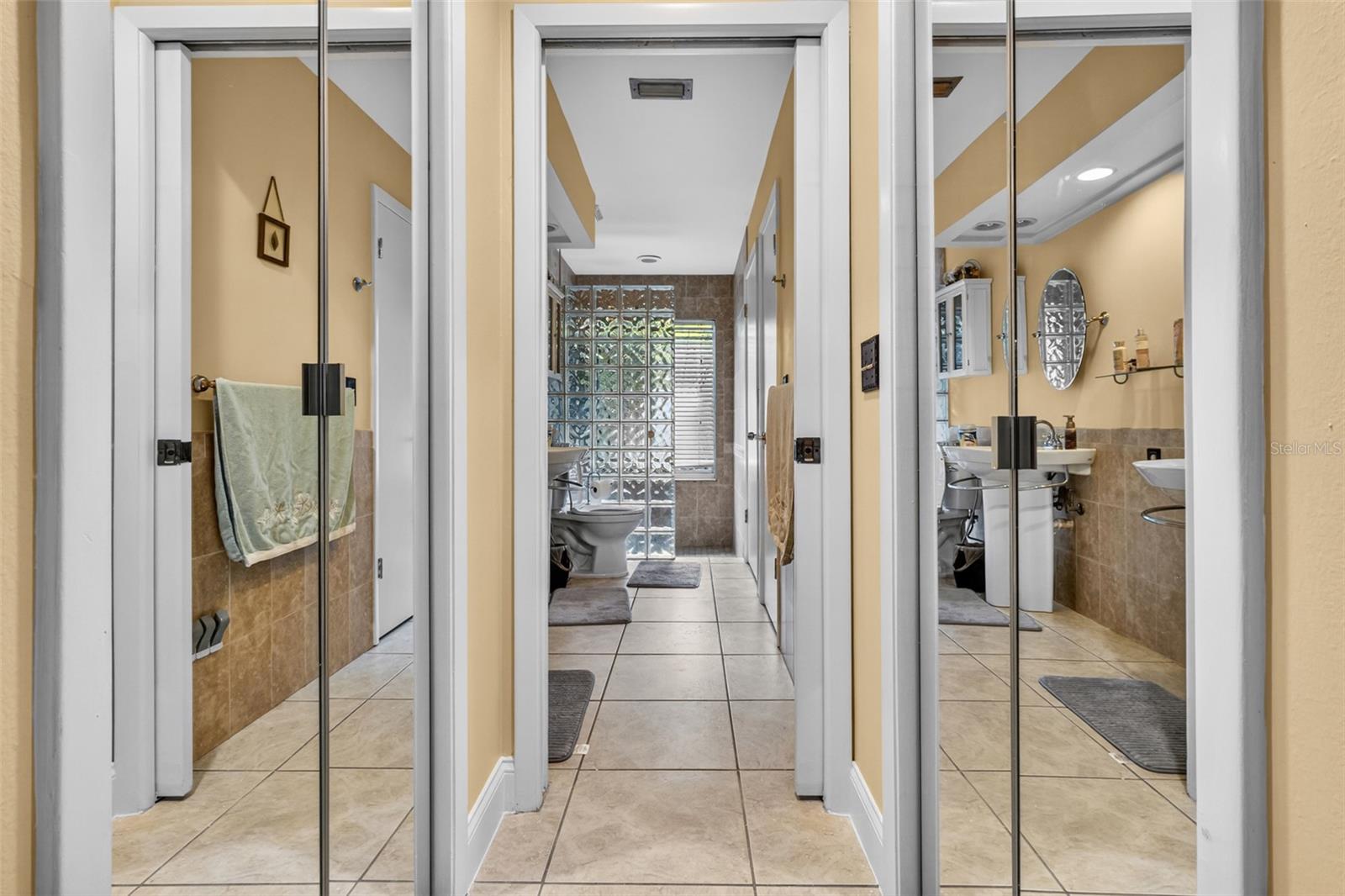 11310 LINARBOR PL, TAMPA, FL, 33617