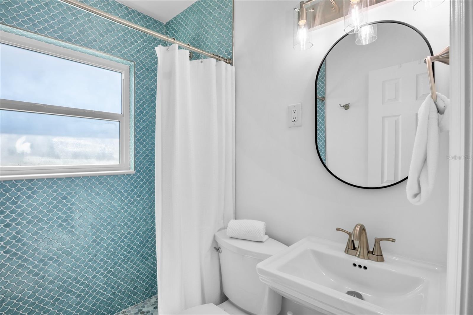 1138 SUN N SEA DR, SARASOTA, FL, 34242