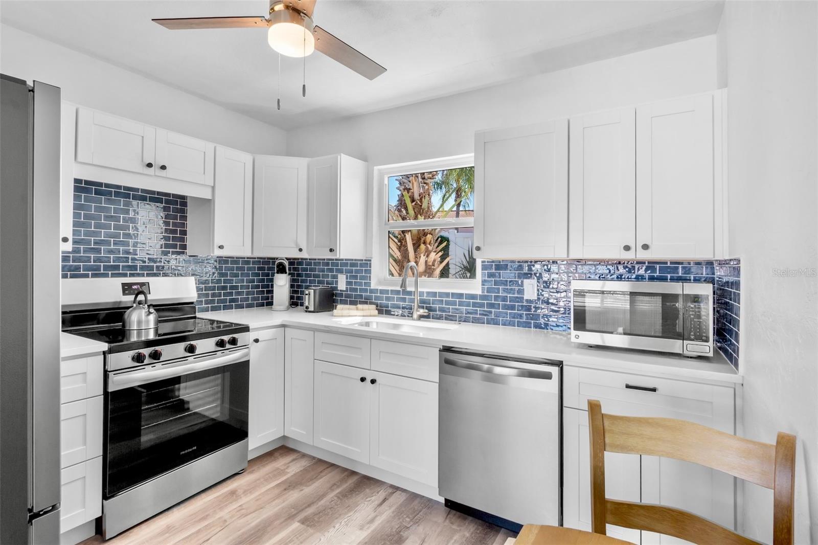 1138 SUN N SEA DR, SARASOTA, FL, 34242
