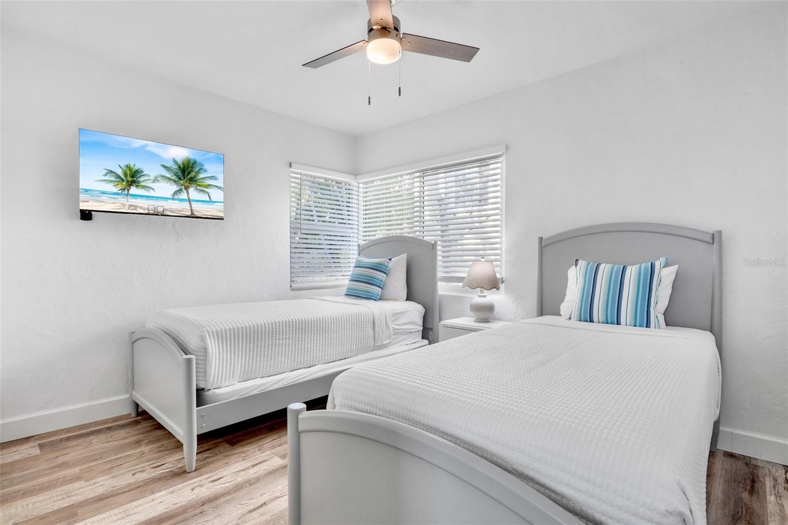 1138 SUN N SEA DR, SARASOTA, FL, 34242