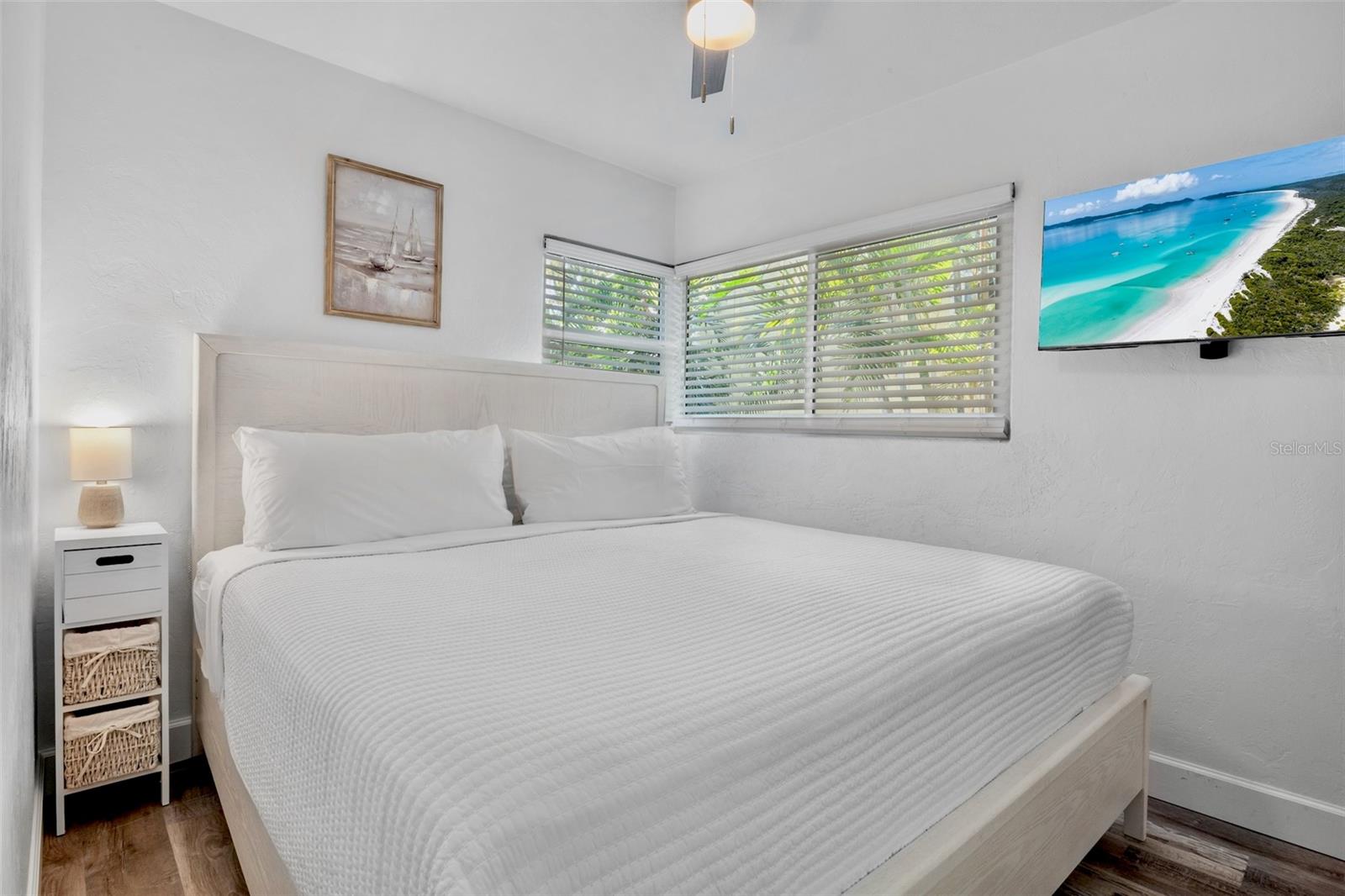 1138 SUN N SEA DR, SARASOTA, FL, 34242