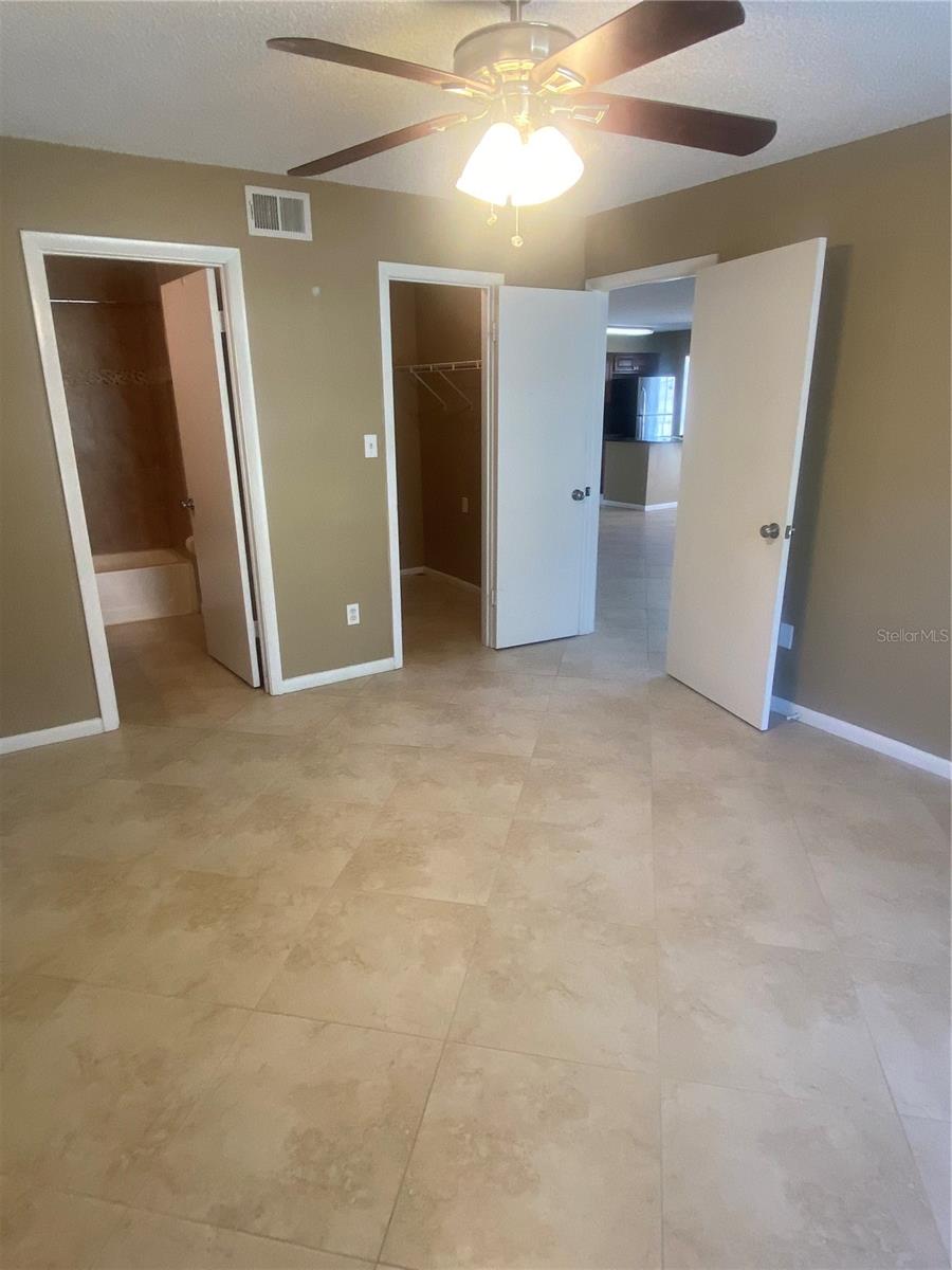 8724 MALLARD RESERVE DR #102, TAMPA, FL, 33614