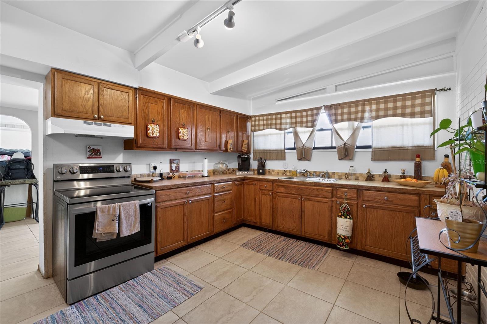 2015 CLARICE CIR, TAMPA, FL, 33619