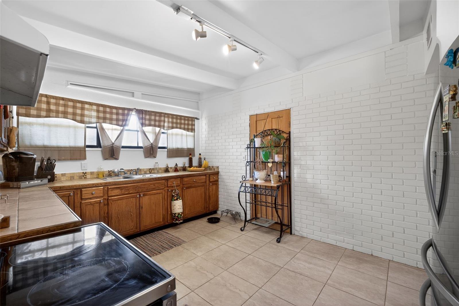 2015 CLARICE CIR, TAMPA, FL, 33619