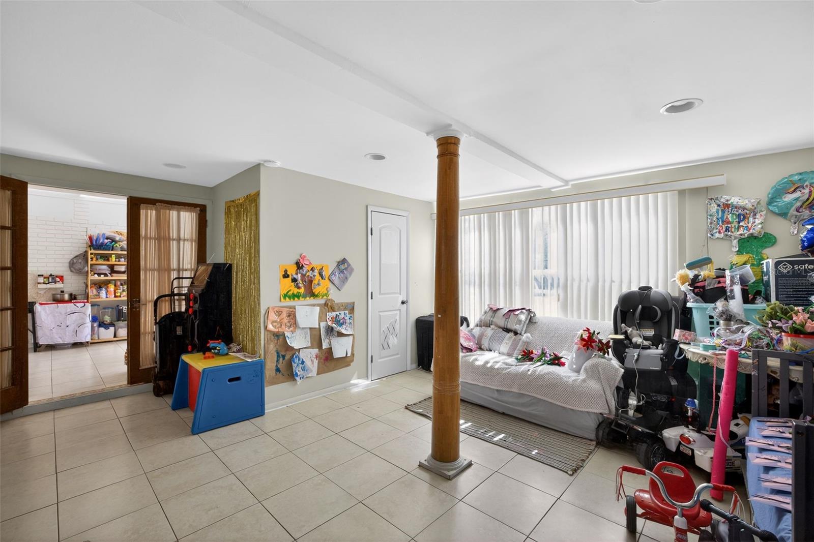 2015 CLARICE CIR, TAMPA, FL, 33619