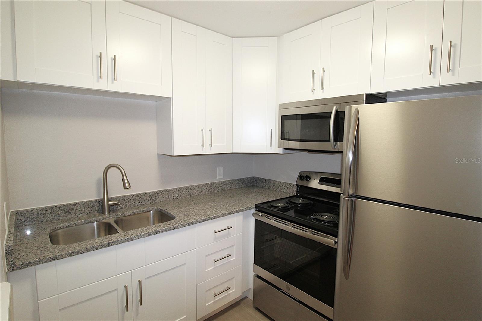 3001 BEE RIDGE RD #109, SARASOTA, FL, 34239