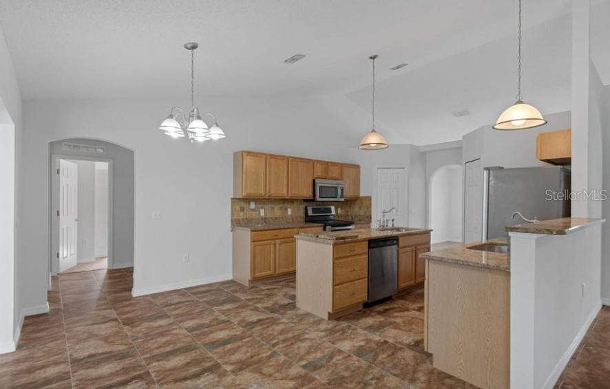 12411 CONVENT GARDEN RD, BROOKSVILLE, FL, 34613