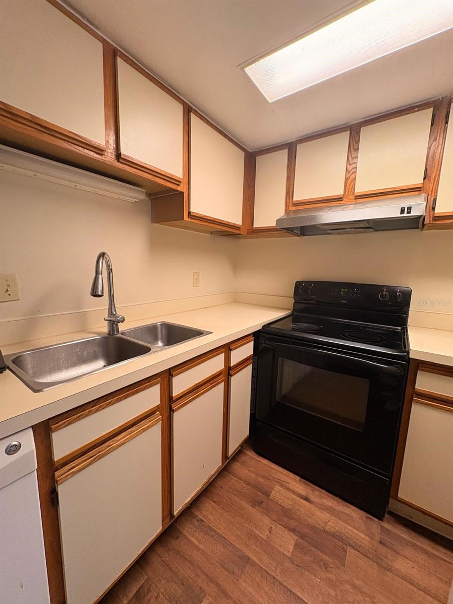4155 S SEMORAN BLVD #3, ORLANDO, FL, 32822
